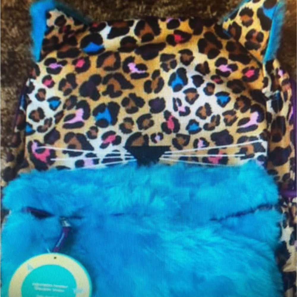 NWT Leopard Print cat Kids Backpack with Blue faux fur Accents. Full size bag